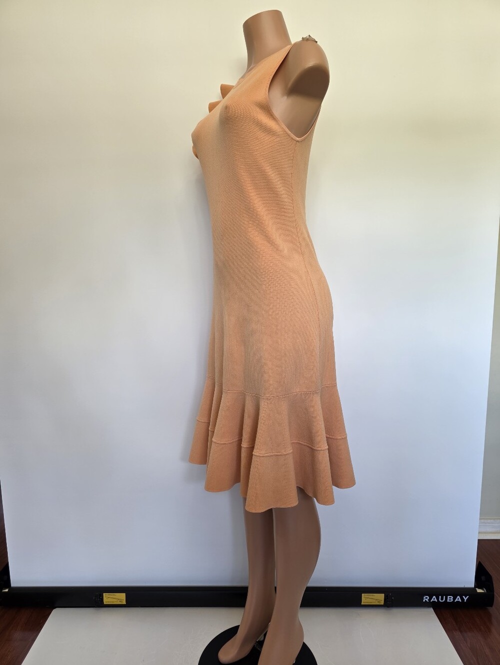 Sleeveless Ruffle-Shoulder Midi Dress in Peach Size M - Picture 14 of 17